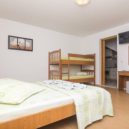 Apartments With A Parking Space Brela, Makarska - 11687 Quarto foto