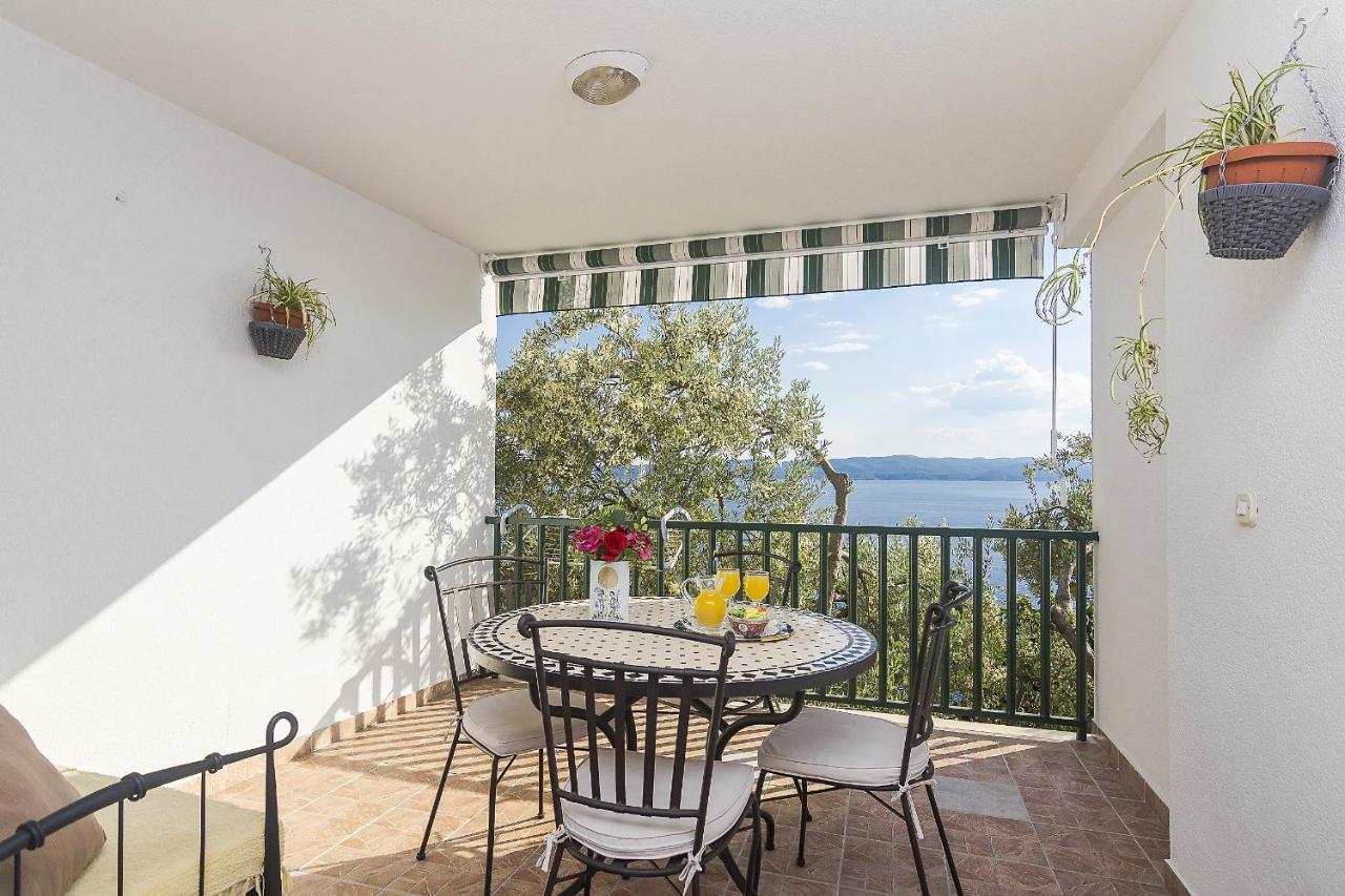 Apartments With A Parking Space Brela, Makarska - 11687 Exterior foto