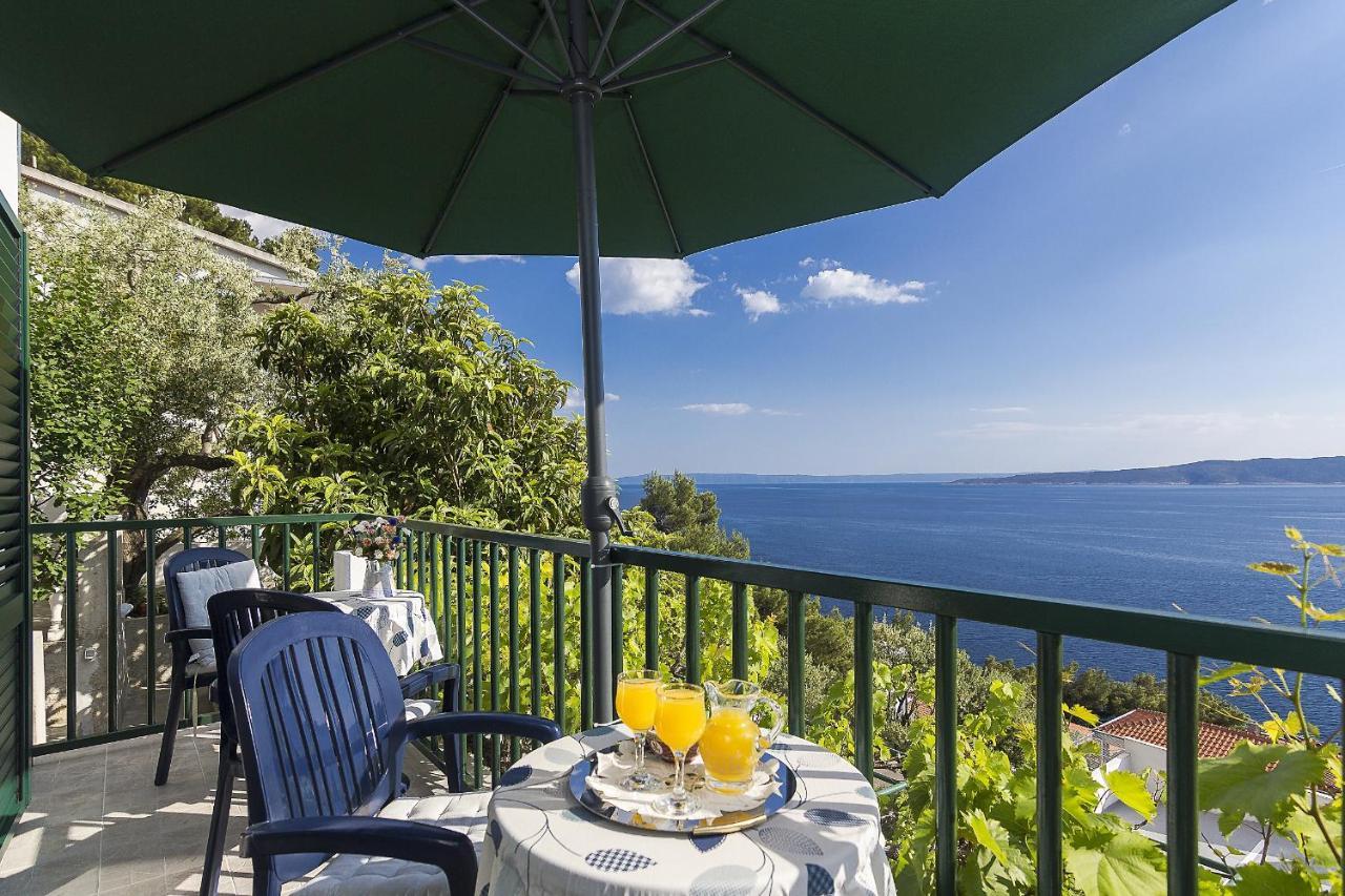 Apartments With A Parking Space Brela, Makarska - 11687 Exterior foto