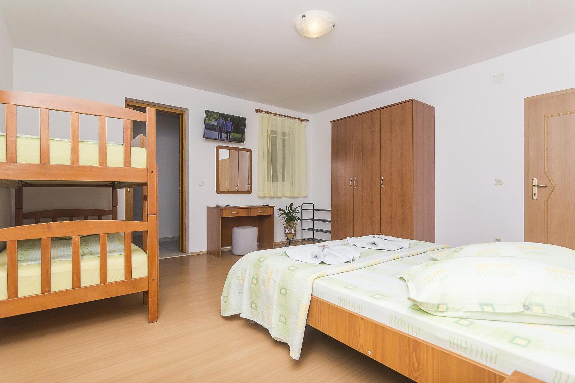 Apartments With A Parking Space Brela, Makarska - 11687 Quarto foto